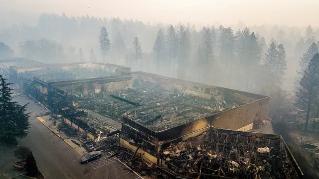 40 Persen Kota Paradise Hancur oleh Kebakaran California