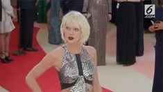 Swift mengaku pernah jadi korban pelecehan seksual oleh seorang DJ bernama David Mueller.
