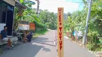 Destinasi wisata Watu Gupit Paralayang di Purwosari Gunungkidul ditutup sementara menyusul ada warga setempat yang terpapar Covid-19. (Liputan6.com/ Hendro Ary)