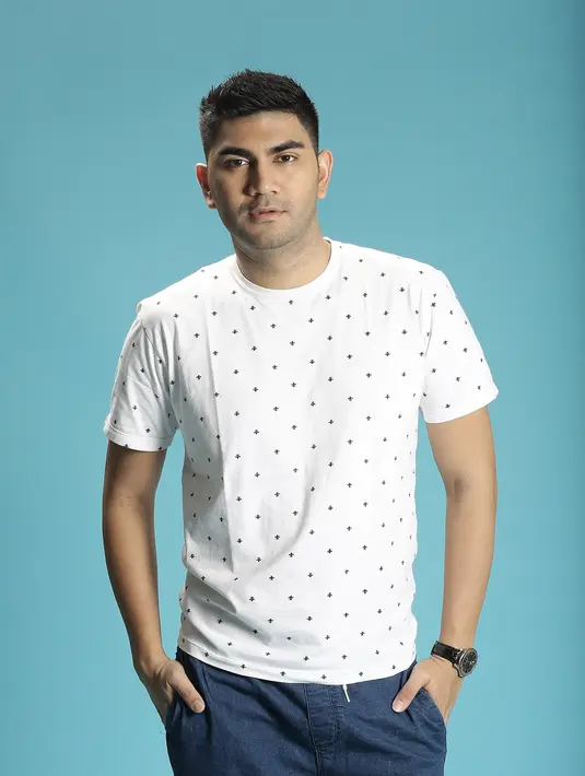 "Pertama gratis, kedua karena kita ngerjainnya sangat fun, penuh tawa jadinya pas kelar nonton kalian akan merasakan hal lucu yang akan bikin kalian ngakak," lanjut Gandhi. (Bambang E. Ros/Bintang.com) 