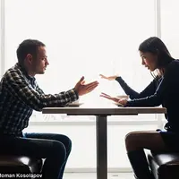 Stop, pertengkaran berujung kekerasan. (dailymail.co.uk)