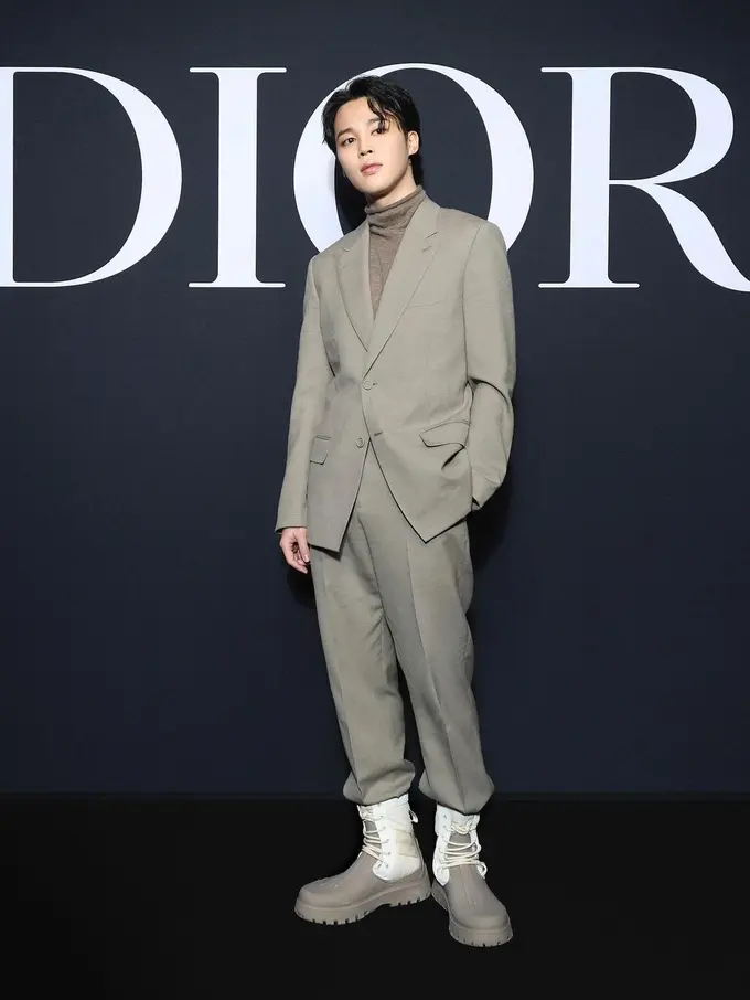 Jimin dan J-Hope BTS Tampil Memukau Hadiri Dior Menswear Show di Paris, Foto Bareng David Beckham
