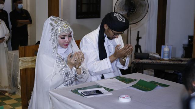 Roro Fitria akan dinikahi duda bernama Andre Irawan (Kapanlagi.com/Bayu Hendiarto)