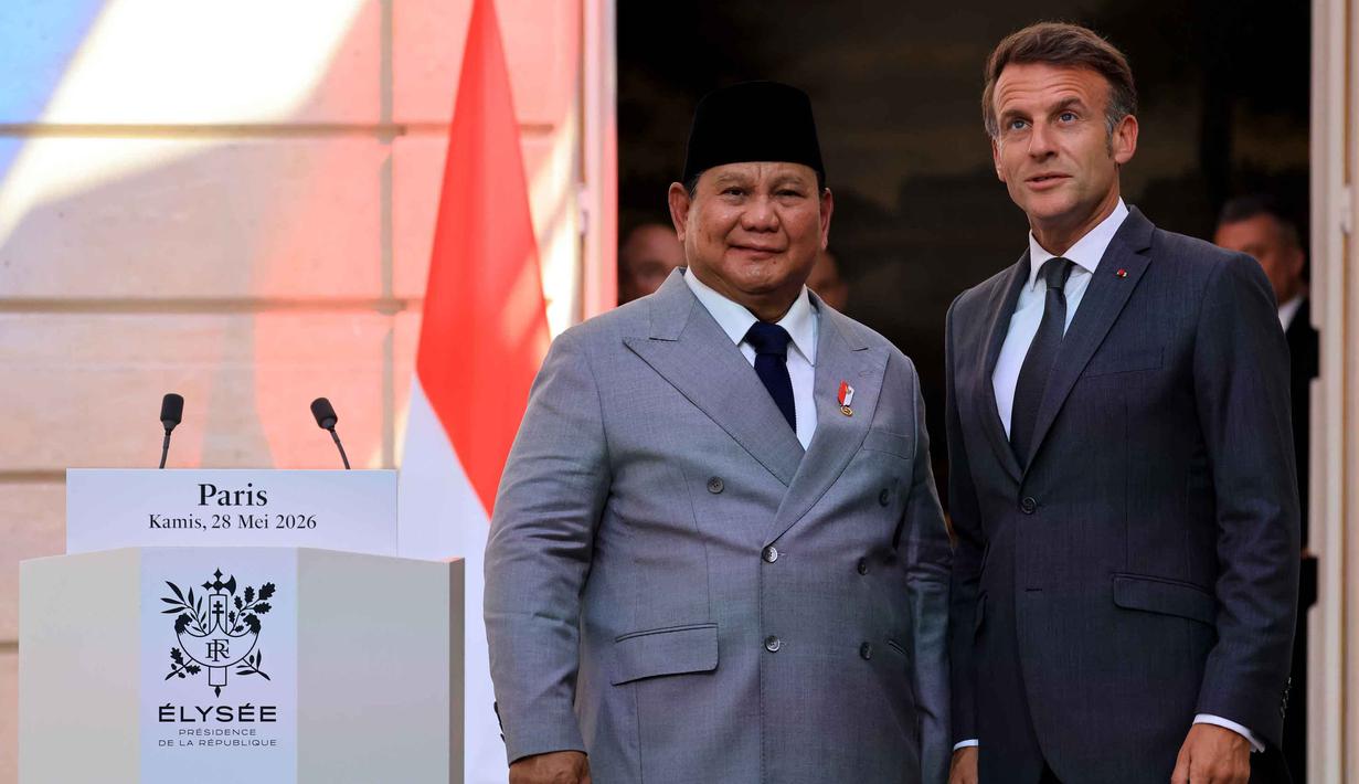 Presiden Prancis Emmanuel Macron (kanan) dan Presiden Republik Indonesia Prabowo Subianto saat konferensi pers bersama di Istana Kepresidenan Elysee, Paris, Kamis 28 Mei 2026. (Ludovic Marin/Pool Photo via AP)