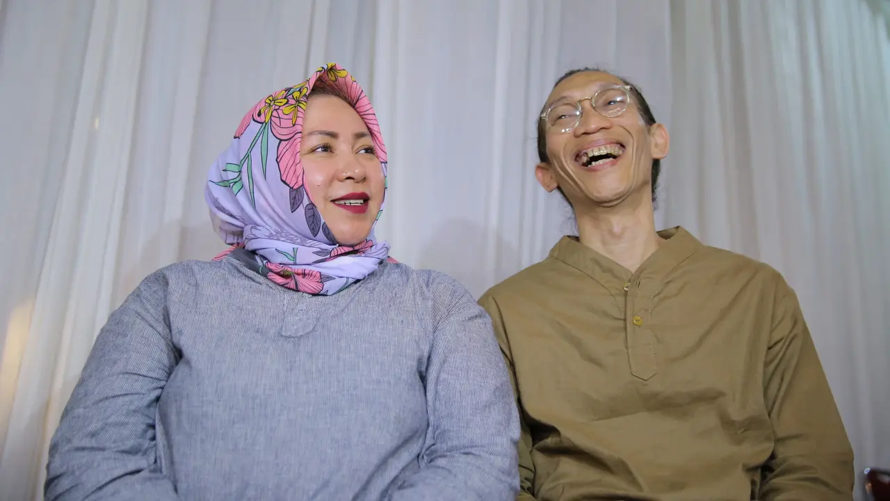 [Bintang] Selalu Harmonis, Ini Rahasia Rumah Tangga Melly Goeslaw - Anto Hoed
