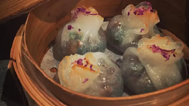 Pangsit bagian dari dim sum