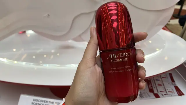 SHISEIDO Luncurkan ULTIMUNE Power Infusing Serum untuk cegah penuaan dini. [Anisha/Fimela]