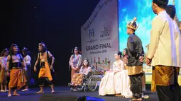 Pertunjukan seni Theater dan drama musical Grand Final Lomba Suara Anak Indonesia 2018 oleh siswa/i SMP dan SLTA Sejabodetabek berkolaborasi dengan para finalis Lomba Suara Anak Indonesia 2018 di Jakarta, Minggu (25/11). (Liputan6.com/Pool/KPPPA)