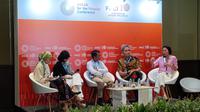 Para pembicara dari Indonesia, Kamboja, Malaysia, dan Brunei berdiskusi tentang pelestarian budaya Asia Tenggara dalam sesi ASEAN for the Peoples Conference 2025 di Jakarta, Minggu (5/10/2025) (Dok. Liputan6.com/Indra C. Vanleon)