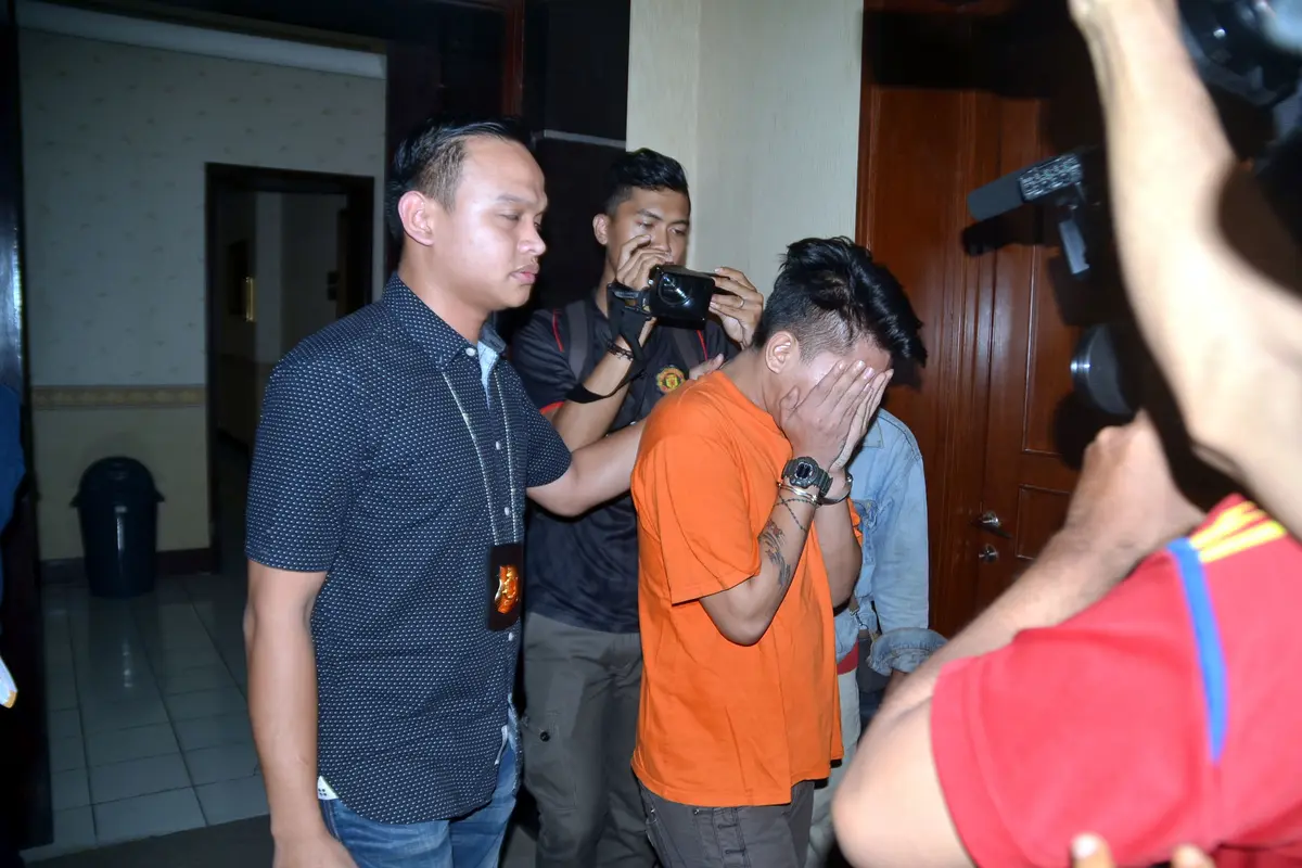 Ini Celana Dalam Artis AA yang Disita Polisi