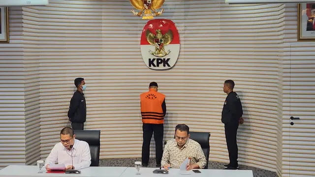 KPK Tahan Tersangka Baru Kasus Suap Mantan Wali Kota Bandung Yana Mulyana