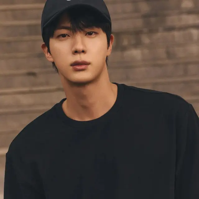 Jin BTS Jadi Duta Global Alo Yoga, Hasilkan Lebih dari Rp56,6 Miliar dalam 24 Jam
