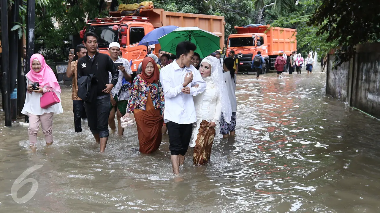 Menikah-Saat-Banjir