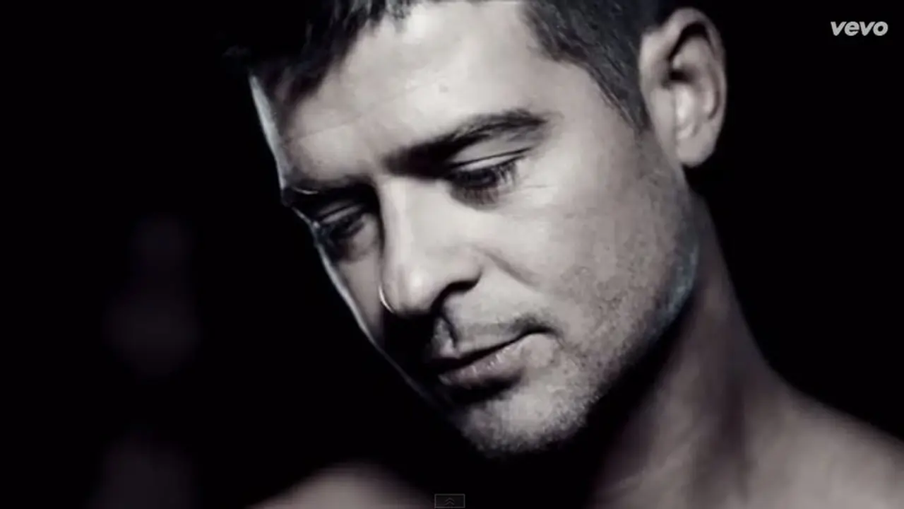 Robin Thicke Gambarkan Isi Hatinya Dalam Videoklip Terbaru