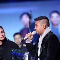 Pasha Ungu - Rossa di SCTV Music Awards 2016 (Nurwahyunan/Bintang.com)