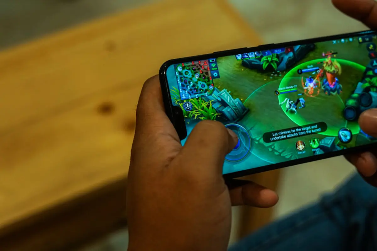 Ilustrasi main Mobile Legends Bang Bang