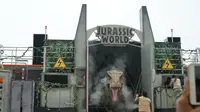 Live action show ‘Jurassic World: Roar!” di Universal Studio Singapura (Liputan6.com/Novi Nadya)