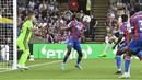 Setelah berulang kali menyerang, Arsenal akhirnya membuka keunggulan di menit ke-20. Gabriel Martinelli sukses menjadi pencetak gol pertama di Liga Inggris 2022/2023. (AFP/Justin Tallis)