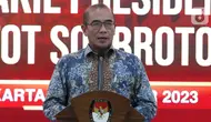 Ketua KPU Hasyim Asy'ari menjelaskan tiga pasangan bakal calon mampu untuk menjalankan tugas sebagai presiden dan wakil presiden. (Liputan6.com/Herman Zakharia)