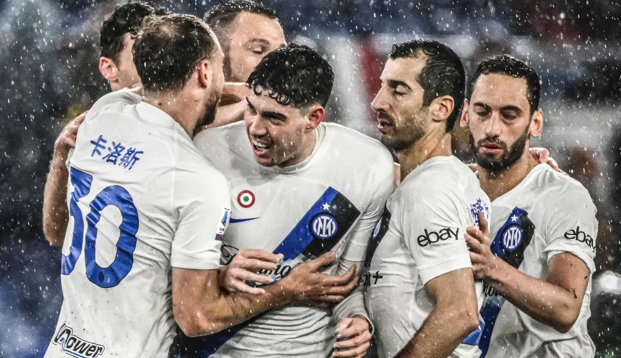 Inter Milan berhasil menunjukkan karakter juara dengan mengandaskan perlawanan Roma 4-2. (Alberto PIZZOLI/AFP)