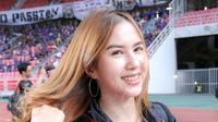 Pia Butsakorn, jurnalis cantik kekasih striker muslim Timnas Thailand, Supachai Jaided (Bola.com/Instagram @bskpia)