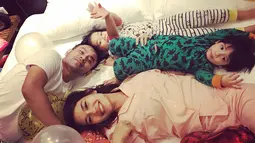 Kebahagiaan pasangan ini makin lengkap dengan kehadiran sepasang buah hati yang diberi nama Cleo Deora Boru Sihotang dan Judeo Volante Sihotang. (Liputan6.com/IG/@duma_riris)