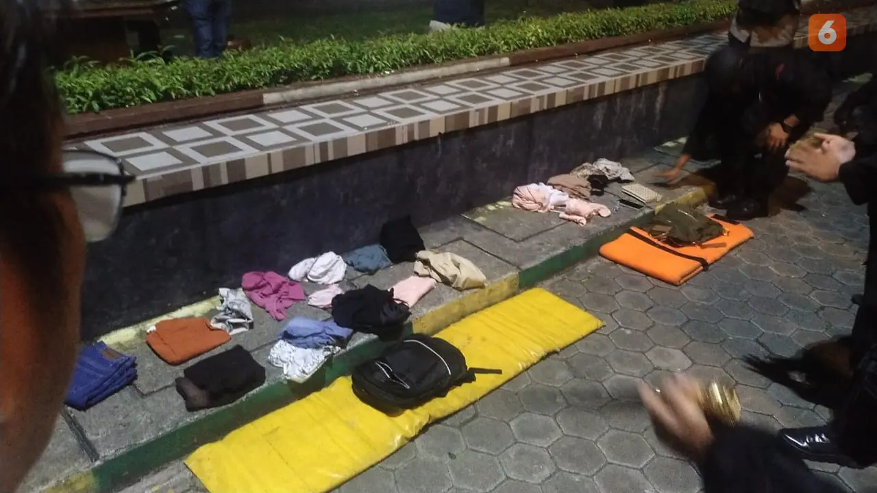 Dua tas mencurigakan dikira berisi bom di Parepare (Liputan6.com/Fauzan)