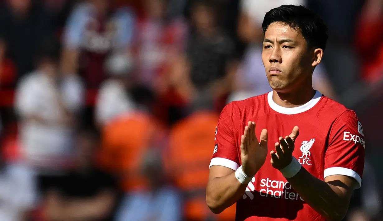Gelandang bertahan berusia 31 tahun, wataru Endo menjalani musim keduanya di Premier League bersama Liverpool pada musim 2024/2025. Liverpool mendatangkannya dari Vfb Stuttgart pada awal musim 2023/2024 dengan nilai transfer 20 juta euro. Hingga kini ia telah tampil dalam 44 laga di Premier League dengan torehan 2 gol dan 1 assist bareng The Reds. (AFP/Paul Ellis)