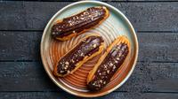 Tasty chocolate eclair recipe you can try at home. (Photo: KamranAydinov/Freepik)
