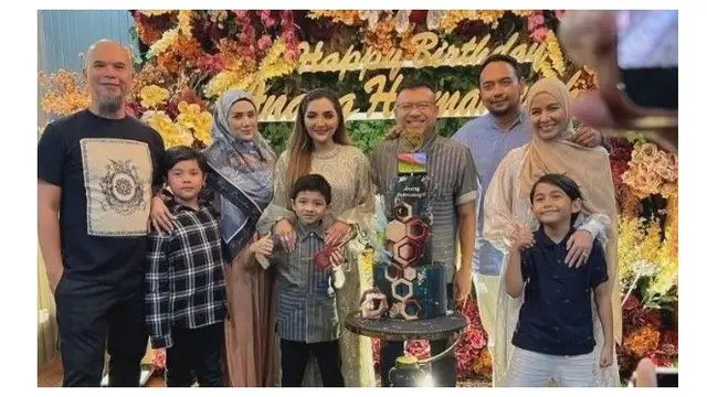 8 Momen Perayaan Ulang Tahun Anang Hermansyah ke-55, Meriah Banget