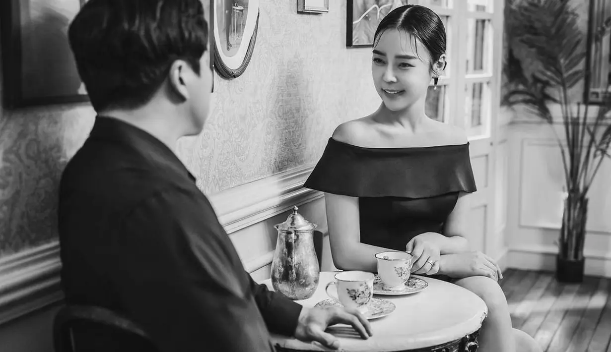 Netizen pun ramai menyorot gaya pacaran keduanya. Terlebih, pasangan ini kerap pamer kemesraan di media sosial. [Foto: IG/choi_tea_il].