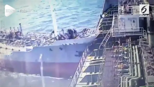 Rekaman kapal tanker menabrak sisi kapal lain. Insiden terjadi di Pelabuhan Kaohsiung, Taiwan.