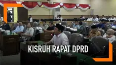 Ketidakhadiran Bupati Bojonegoro, Ana Muawanah dalam rapat paripurna DPRD memicu protes. Fraksi Gerindra meninggalkan ruangan saat rapat sedang berlangsung.