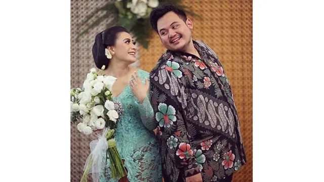 7 Potret Oktiya Haniarti, Pengantin Jawa Joget Zumba yang Videonya Viral
