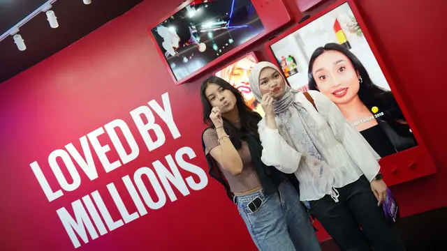 Maybelline New York Rayakan Anniversary dengan Rekor MURI, Hadirkan 100 Shade Lipstik Transferproof