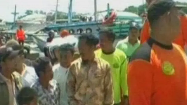 Keluarga Korban Kapal Tenggelam di Jepara Datangi Posko
