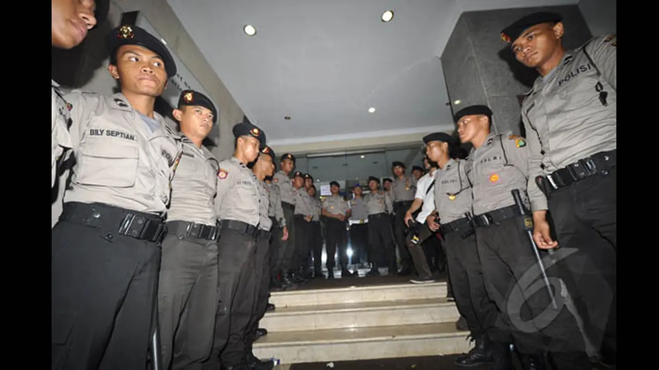 Penjagaan Mabes Polri Diperketat