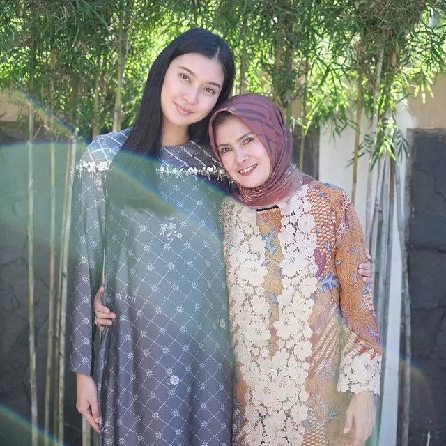 7 Potret Kevin Liliana Pamer Baby Bump, Tetap Tampil Menawan