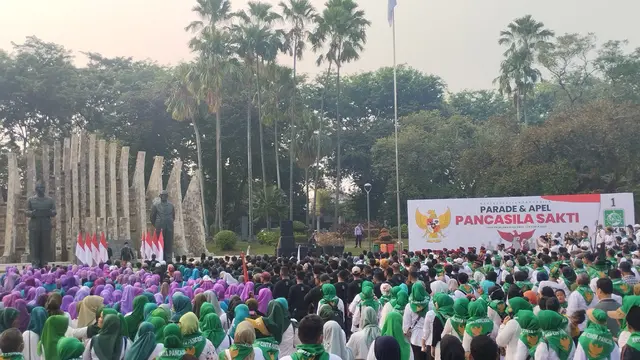 Ketua Umum PKB Muhaimin Iskandar alias Cak Imin memimpin Apel Hari Kesaktian Pancasila di Tugu Proklamasi, Jakarta Pusat, Minggu (1/10/2023).