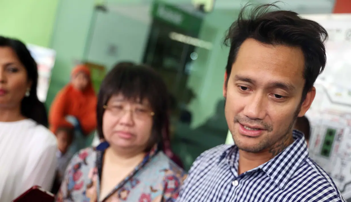 Vivick mengatakan, saat ini Tora memerlukan penangan kesehatan yang maksimal dengan peralatan medis yang jauh lebih lengkap yang tak bisa dipenuhi oleh pihak RSKO. (Nurwahyunan/Bintang.com)