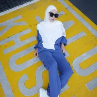 Punya 6 Anak, Pesona Modis Zaskia Adya Mecca dalam Padu Padan Outfit Cerah yang Kekinian