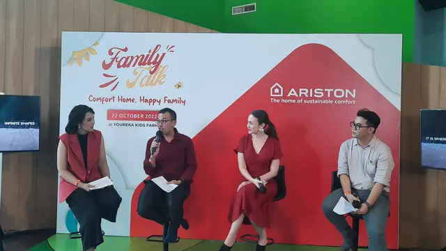 Rianti Cartwright saat menjadi bintang tamu Ariston Family Talk “Comfort Home, Happy Family” di Jakarta, Oktober 2022.