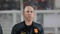 Pelatih Timnas China U-20, Dejan Djurdjevic jelang dimulainya laga uji coba internasional menghadapi Timnas Indonesia U-20 di Stadion Madya Gelora Bung Karno, Senayan, Jakarta, Jumat (22/3/2024). (Bola.com/Abdul Aziz)