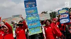 Masyarakat dari Presidium Rakyat Menggugat melakukan demo di depan Gedung MPR/DPR, Senayan, Jakarta, Jumat (23/3). Dalam aksinya mereka menuntut Penolakan UU No. 2/2018 tentang MD3 terkhusus pada pasal 73;122;245. (Liputan6.com/Johan Tallo)