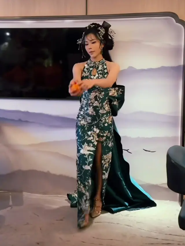 Pesona Jessica Jane saat Sangjit Dibalut Cheongsam.