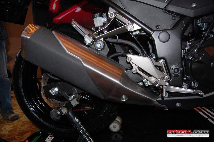 Roda Belakang Kawasaki Z250