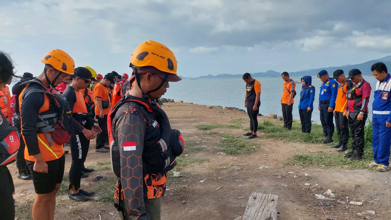Upaya pencarian bocah yang tenggelam di pantai Bandar Lampung masih terus dilakukan. Foto (Basarnas Lampung)