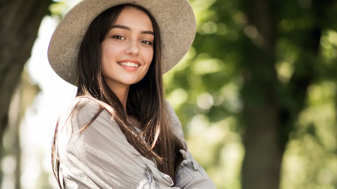 perempuan cantik alami