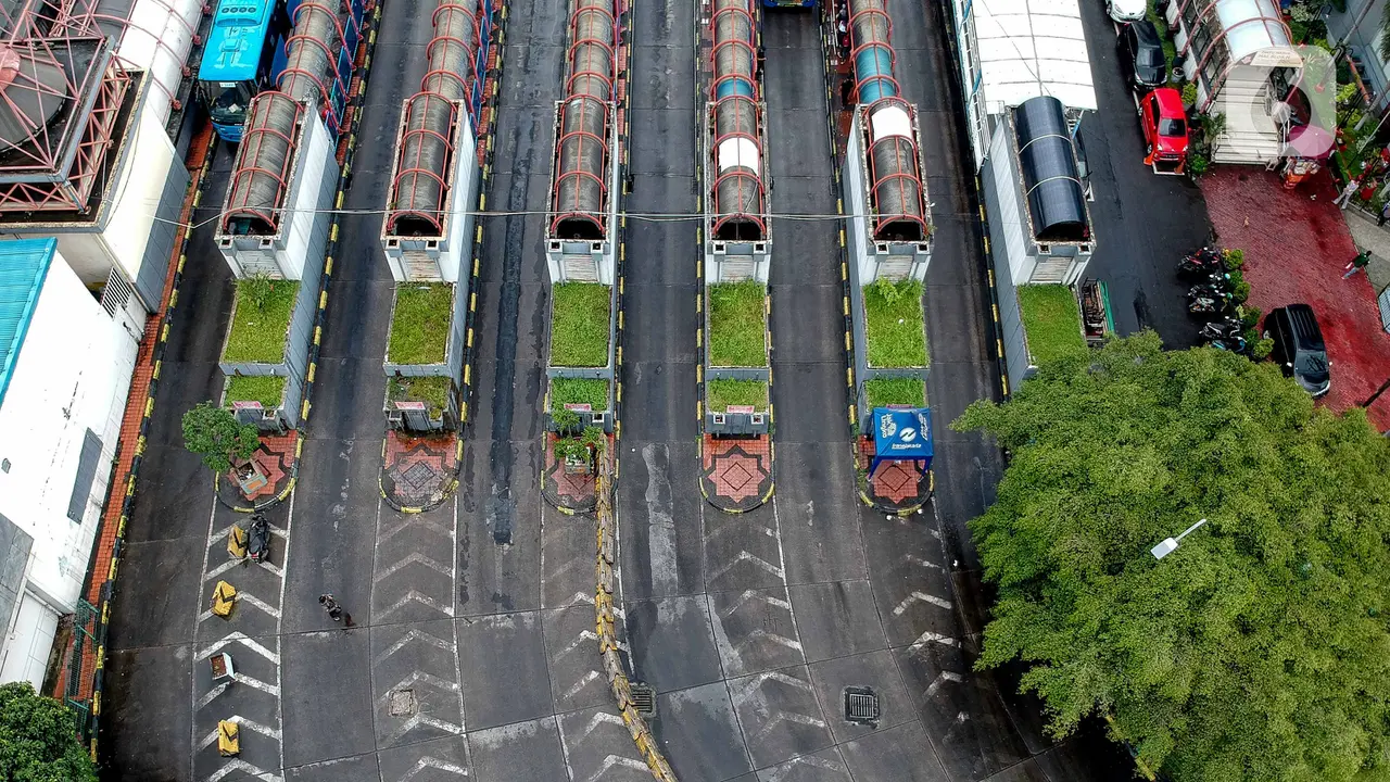 Dampak Covid-19, Terminal Bus Blok M Lian Sunyi