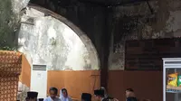 Jokowi dan Iriana Ngopi Santai di Benteng Van den Bosch Ngawi